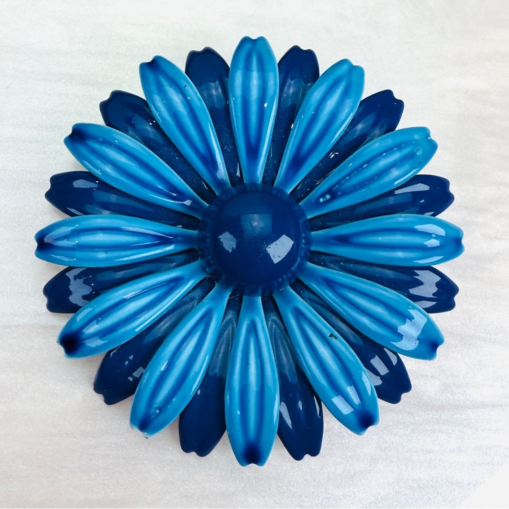 Vintage Blue and Light Blue Large Flower Brooch - Picture 9 of 9